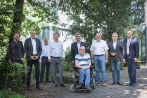 Frank Drewes (1.v.l.) und Prof. Dr.-Ing. Bernhard Hoffschmidt (3.v.l.), die beiden Geschäftsführer des BPJ, und die Mitglieder des Gremiums für die Vergabe der Gewerbeflächen im Brainergy Park: Jürgen Frantzen (BM Titz), Axel Fuchs (BM Jülich), Robert Holzportz, Dr. Helmut Schumacher, Johannes Komp, Matthias Hoven und Frank Rombey (BM Niederzier) (v.l.n.r.) © Brainergy Park Jülich